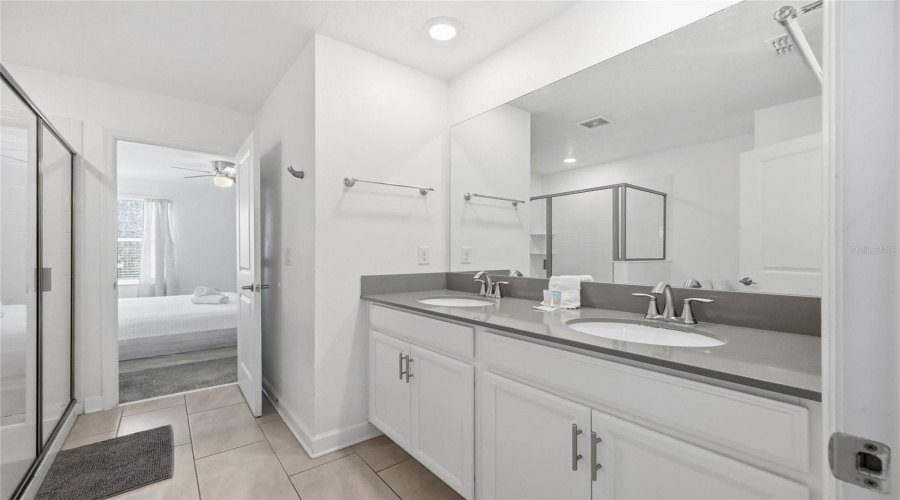 KISSIMMEE, Florida 34746, 8 Bedrooms Bedrooms, ,5 BathroomsBathrooms,Residential,For Sale,OXYMORON,0,MFRO6380933