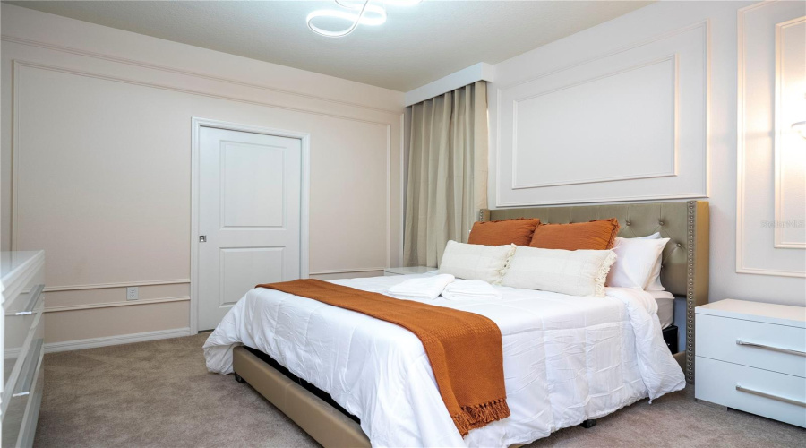 DAVENPORT, Florida 33897, 7 Bedrooms Bedrooms, ,5 BathroomsBathrooms,Residential,For Sale,KAIPO,0,MFRO6383228