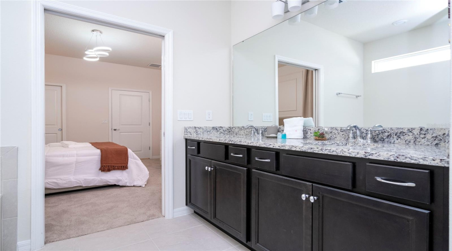 DAVENPORT, Florida 33897, 7 Bedrooms Bedrooms, ,5 BathroomsBathrooms,Residential,For Sale,KAIPO,0,MFRO6383228