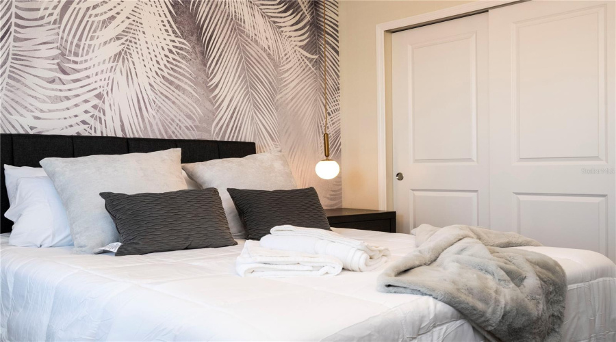 DAVENPORT, Florida 33897, 7 Bedrooms Bedrooms, ,5 BathroomsBathrooms,Residential,For Sale,KAIPO,0,MFRO6383228