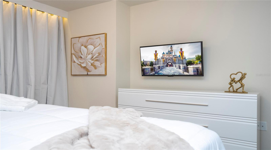 DAVENPORT, Florida 33897, 7 Bedrooms Bedrooms, ,5 BathroomsBathrooms,Residential,For Sale,KAIPO,0,MFRO6383228