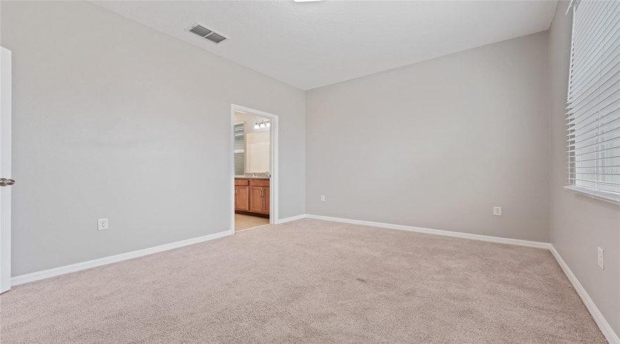 DAVENPORT, Florida 33837, 4 Bedrooms Bedrooms, ,2 BathroomsBathrooms,Residential,For Sale,SWAN SWIM,0,MFRS5143477