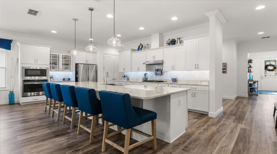 Gourmet Kitchen with Massive Island- Quartz countertops