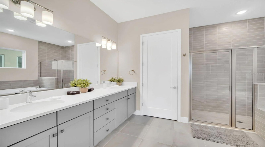 KISSIMMEE, Florida 34747, 6 Bedrooms Bedrooms, ,6 BathroomsBathrooms,Residential,For Sale,JACKS CLUB,0,MFRS5144037