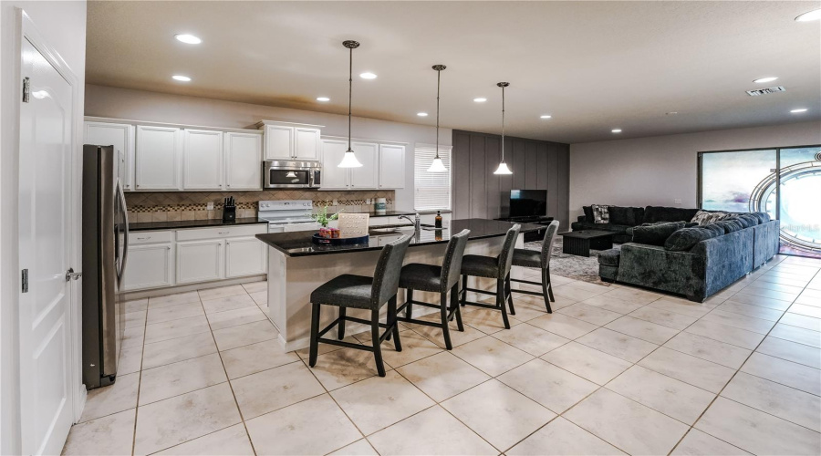 KISSIMMEE, Florida 34747, 8 Bedrooms Bedrooms, ,6 BathroomsBathrooms,Residential,For Sale,GOBI,0,MFRO6383464