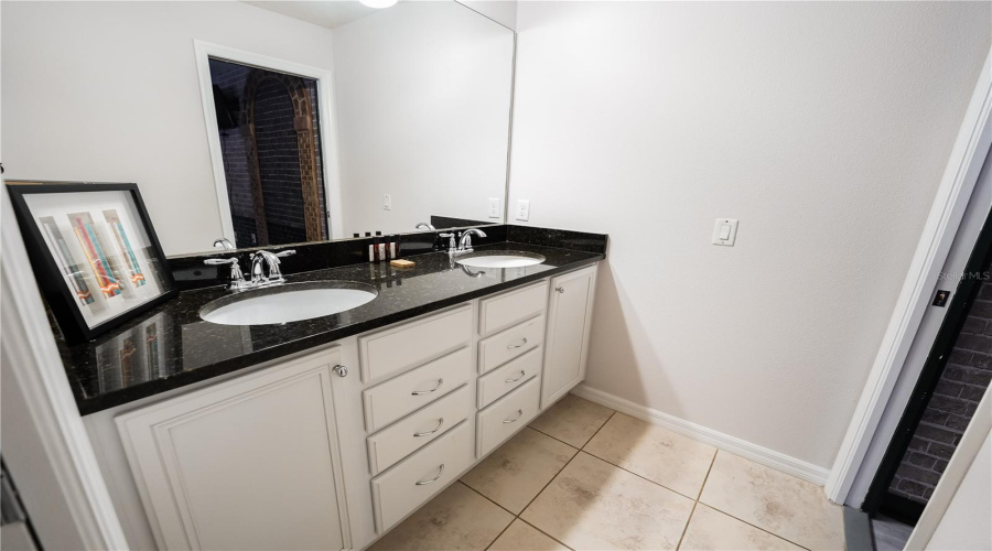 KISSIMMEE, Florida 34747, 8 Bedrooms Bedrooms, ,6 BathroomsBathrooms,Residential,For Sale,GOBI,0,MFRO6383464