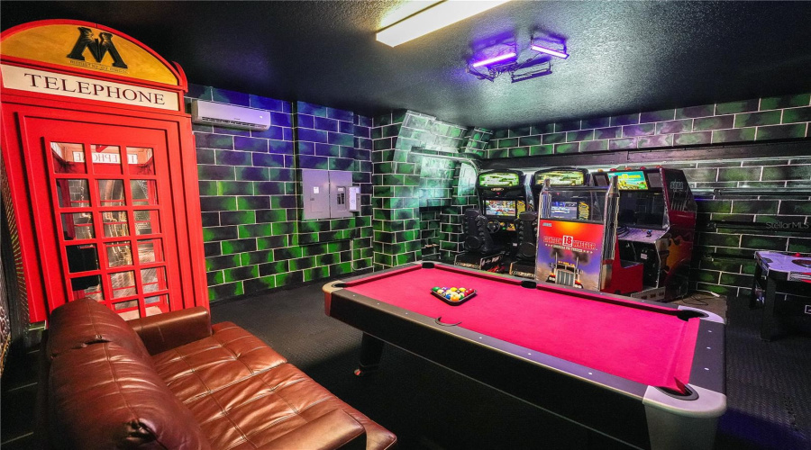 KISSIMMEE, Florida 34747, 8 Bedrooms Bedrooms, ,6 BathroomsBathrooms,Residential,For Sale,GOBI,0,MFRO6383464