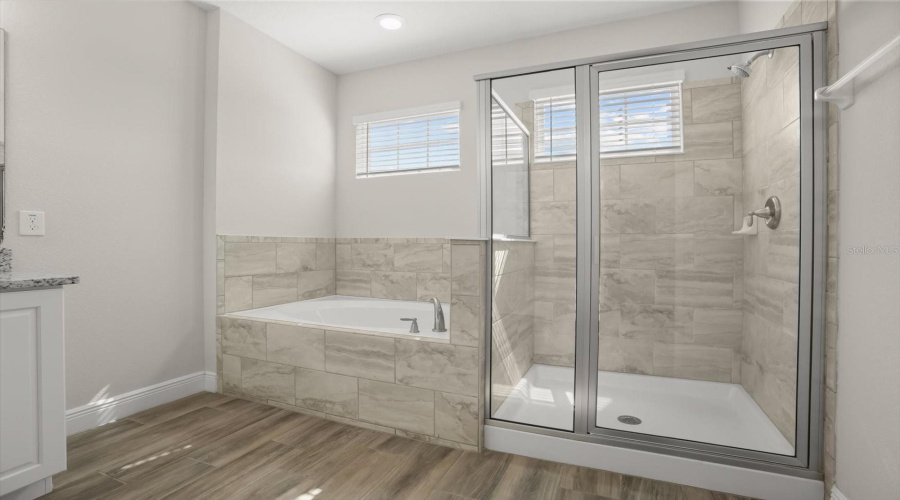 KISSIMMEE, Florida 34747, 6 Bedrooms Bedrooms, ,5 BathroomsBathrooms,Residential,For Sale,BURMA,0,MFRG5108000