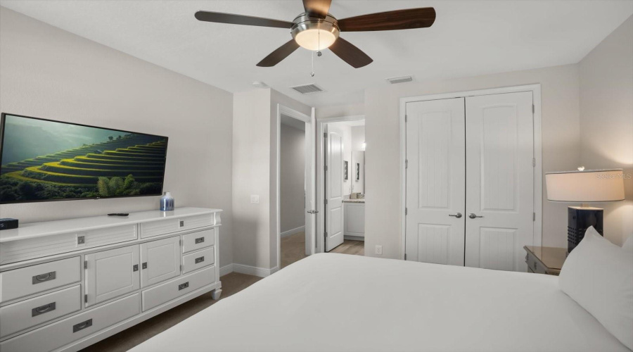 KISSIMMEE, Florida 34747, 6 Bedrooms Bedrooms, ,5 BathroomsBathrooms,Residential,For Sale,BURMA,0,MFRG5108000