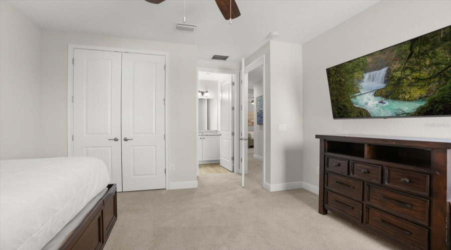 KISSIMMEE, Florida 34747, 6 Bedrooms Bedrooms, ,5 BathroomsBathrooms,Residential,For Sale,BURMA,0,MFRG5108000