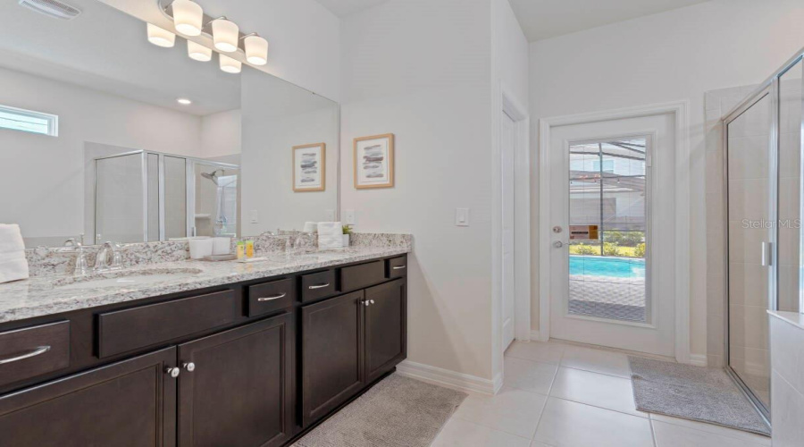 DAVENPORT, Florida 33897, 10 Bedrooms Bedrooms, ,8 BathroomsBathrooms,Residential,For Sale,LANA AVENUE,0,MFRO6383410