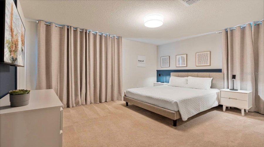 DAVENPORT, Florida 33897, 10 Bedrooms Bedrooms, ,8 BathroomsBathrooms,Residential,For Sale,LANA AVENUE,0,MFRO6383410