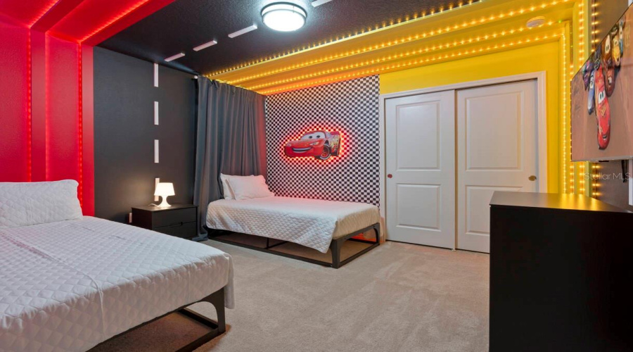 DAVENPORT, Florida 33897, 10 Bedrooms Bedrooms, ,8 BathroomsBathrooms,Residential,For Sale,LANA AVENUE,0,MFRO6383410