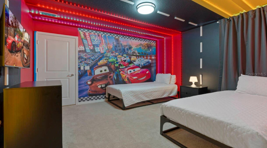 DAVENPORT, Florida 33897, 10 Bedrooms Bedrooms, ,8 BathroomsBathrooms,Residential,For Sale,LANA AVENUE,0,MFRO6383410