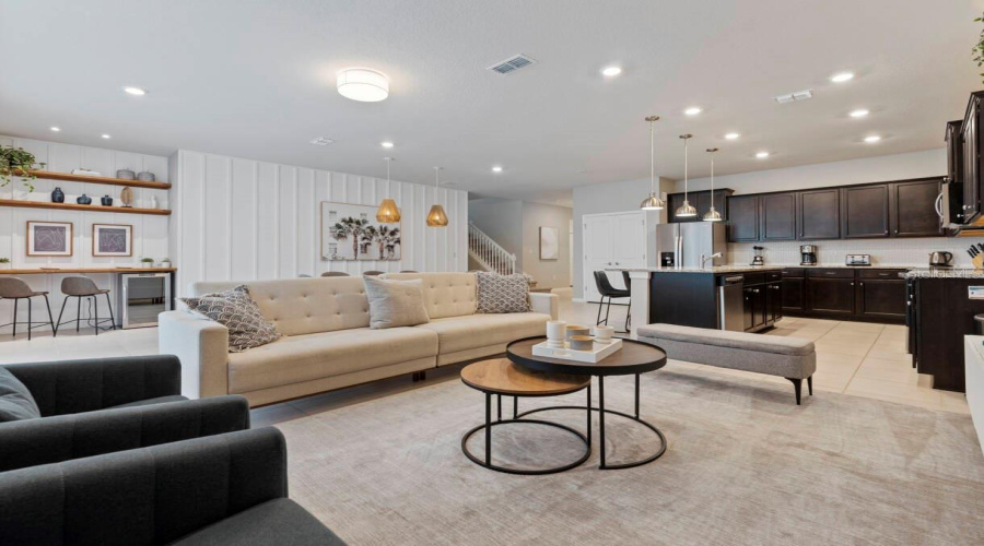 DAVENPORT, Florida 33897, 10 Bedrooms Bedrooms, ,8 BathroomsBathrooms,Residential,For Sale,LANA AVENUE,0,MFRO6383410