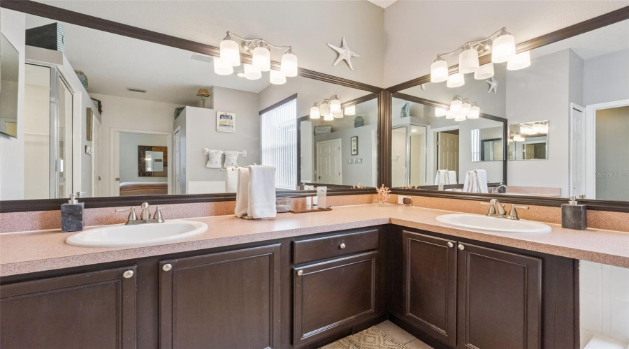 DAVENPORT, Florida 33897, 4 Bedrooms Bedrooms, ,3 BathroomsBathrooms,Residential,For Sale,ORISTA,0,MFRS5135726