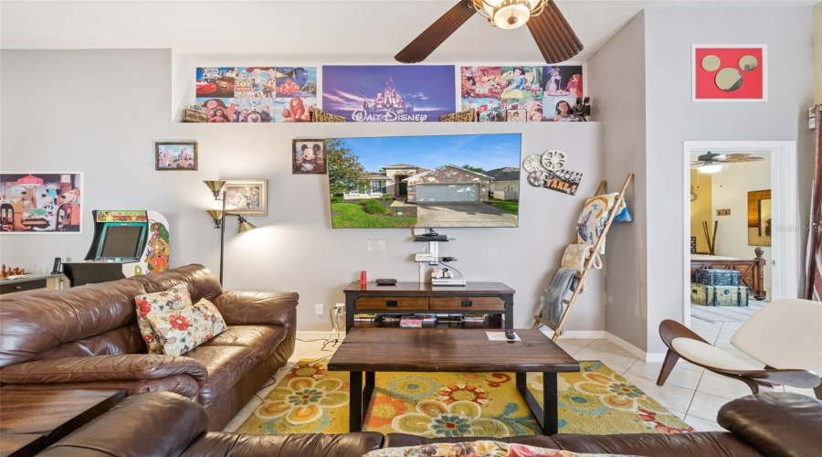 DAVENPORT, Florida 33897, 4 Bedrooms Bedrooms, ,3 BathroomsBathrooms,Residential,For Sale,ORISTA,0,MFRS5135726