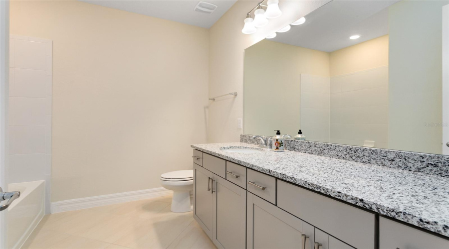 ORLANDO, Florida 32836, 6 Bedrooms Bedrooms, ,4 BathroomsBathrooms,Residential,For Sale,HANGING VINE,0,MFRO6383557