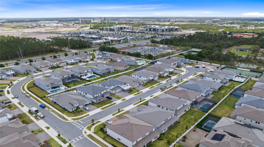 ORLANDO, Florida 32836, 6 Bedrooms Bedrooms, ,4 BathroomsBathrooms,Residential,For Sale,HANGING VINE,0,MFRO6383557