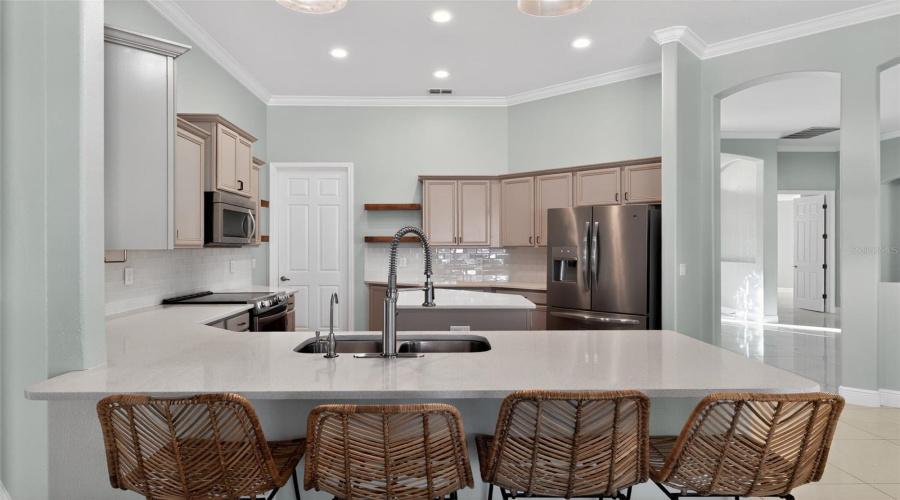 KISSIMMEE, Florida 34746, 5 Bedrooms Bedrooms, ,4 BathroomsBathrooms,Residential,For Sale,EAGLE ISLE,0,MFRO6319108