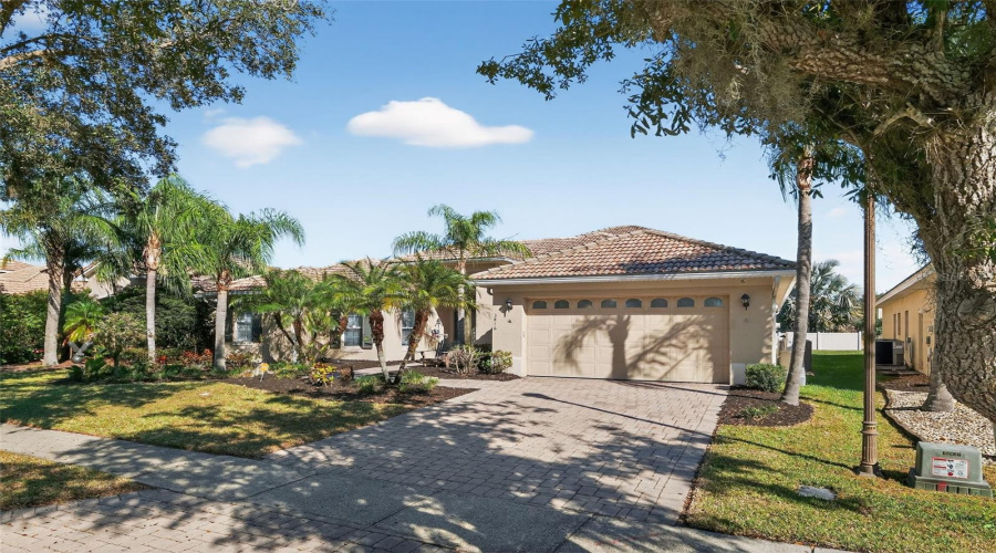 KISSIMMEE, Florida 34746, 5 Bedrooms Bedrooms, ,4 BathroomsBathrooms,Residential,For Sale,EAGLE ISLE,0,MFRO6319108