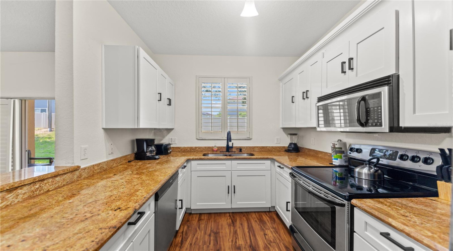 DAVENPORT, Florida 33897, 4 Bedrooms Bedrooms, ,3 BathroomsBathrooms,Residential,For Sale,CALABRIA,0,MFRO6276020