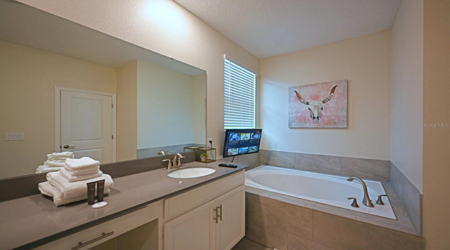 KISSIMMEE, Florida 34746, 5 Bedrooms Bedrooms, ,5 BathroomsBathrooms,Residential,For Sale,BOOKMARK,0,MFRO6379115