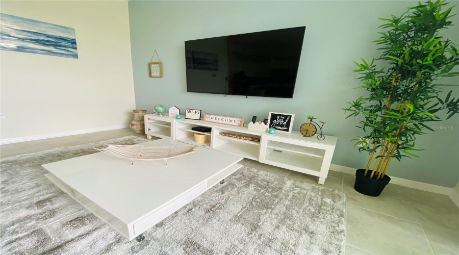 KISSIMMEE, Florida 34746, 2 Bedrooms Bedrooms, ,2 BathroomsBathrooms,Residential,For Sale,PARADOX,0,MFRO6383758