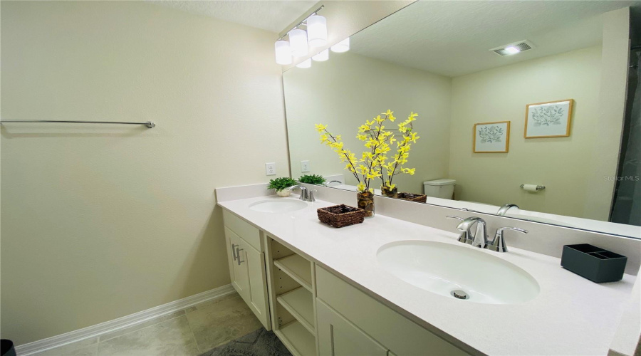 KISSIMMEE, Florida 34746, 2 Bedrooms Bedrooms, ,2 BathroomsBathrooms,Residential,For Sale,PARADOX,0,MFRO6383758