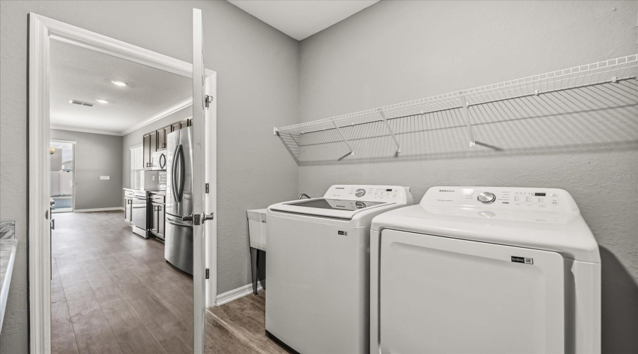 DAVENPORT, Florida 33837, 4 Bedrooms Bedrooms, ,2 BathroomsBathrooms,Residential,For Sale,LILY,0,MFRO6383544