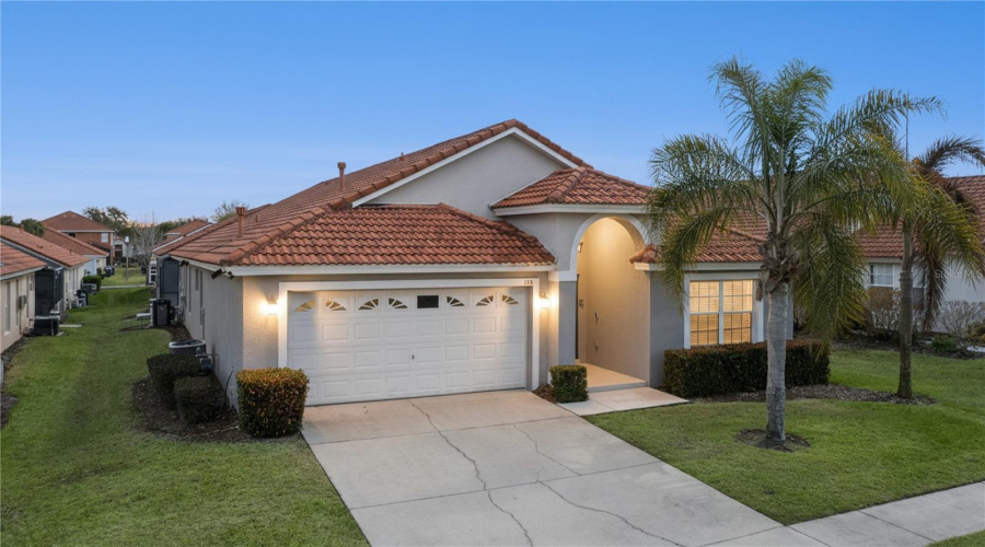 DAVENPORT, Florida 33897, 5 Bedrooms Bedrooms, ,4 BathroomsBathrooms,Residential,For Sale,HYPOLITA,0,MFRO6382996