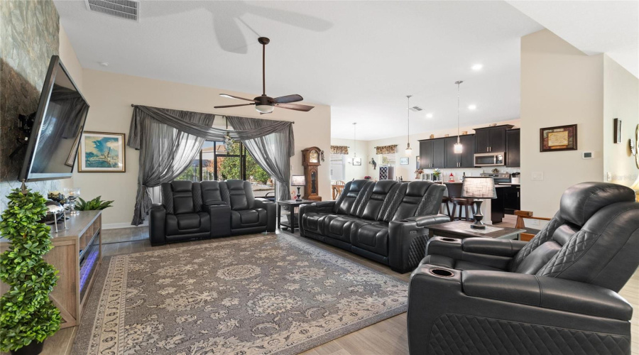 DAVENPORT, Florida 33896, 4 Bedrooms Bedrooms, ,3 BathroomsBathrooms,Residential,For Sale,CROQUET,0,MFRS5144107