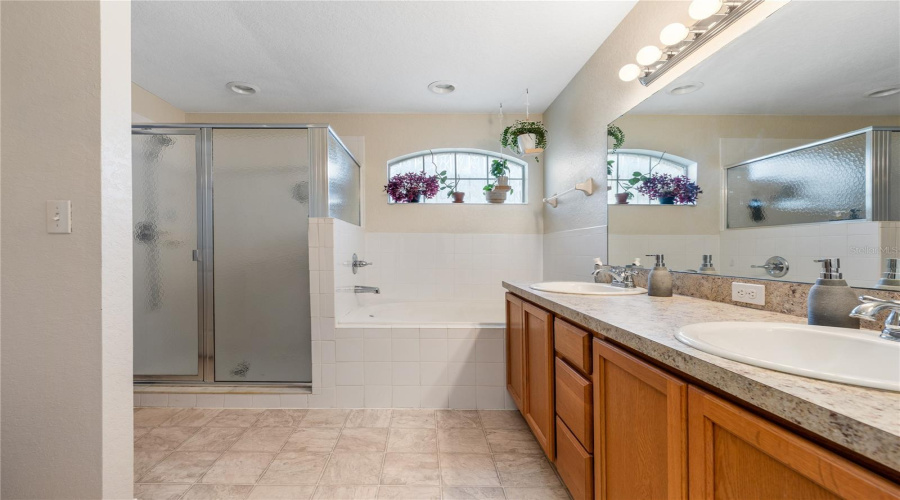 DAVENPORT, Florida 33837, 3 Bedrooms Bedrooms, ,2 BathroomsBathrooms,Residential,For Sale,HIGHLAND MEADOWS,0,MFRO6383824