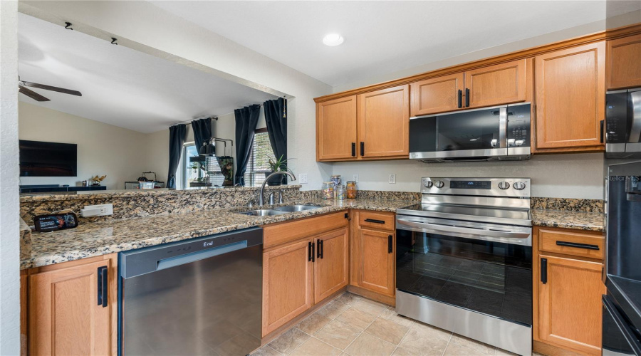 DAVENPORT, Florida 33837, 3 Bedrooms Bedrooms, ,2 BathroomsBathrooms,Residential,For Sale,HIGHLAND MEADOWS,0,MFRO6383824