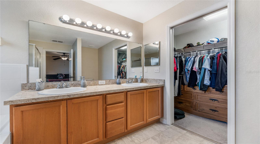 DAVENPORT, Florida 33837, 3 Bedrooms Bedrooms, ,2 BathroomsBathrooms,Residential,For Sale,HIGHLAND MEADOWS,0,MFRO6383824