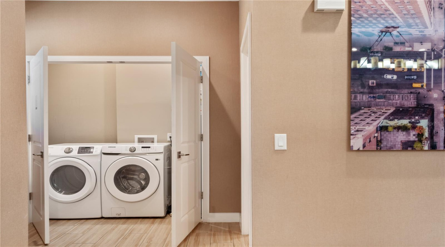 KISSIMMEE, Florida 34747, 4 Bedrooms Bedrooms, ,4 BathroomsBathrooms,Residential,For Sale,BROOKLYN,0,MFRO6362219