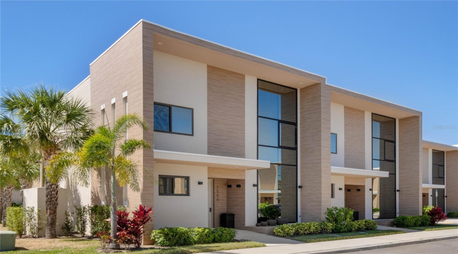 KISSIMMEE, Florida 34747, 4 Bedrooms Bedrooms, ,4 BathroomsBathrooms,Residential,For Sale,BROOKLYN,0,MFRO6362219