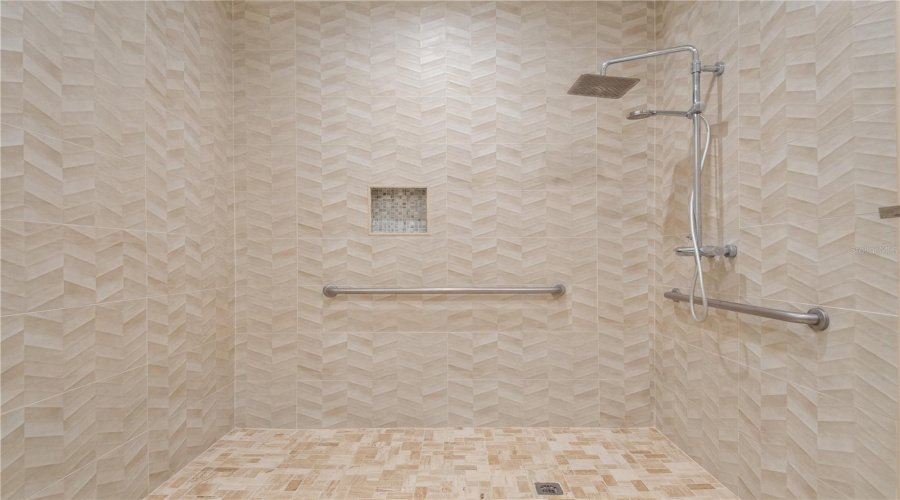 KISSIMMEE, Florida 34747, 4 Bedrooms Bedrooms, ,4 BathroomsBathrooms,Residential,For Sale,BROOKLYN,0,MFRO6362219