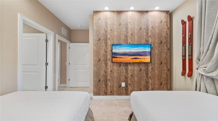 KISSIMMEE, Florida 34747, 4 Bedrooms Bedrooms, ,4 BathroomsBathrooms,Residential,For Sale,BROOKLYN,0,MFRO6362219