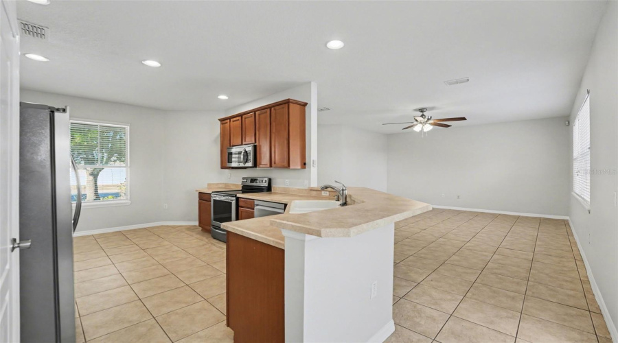 KISSIMMEE, Florida 34746, 3 Bedrooms Bedrooms, ,2 BathroomsBathrooms,Residential,For Sale,STONINGTON,0,MFRO6383865