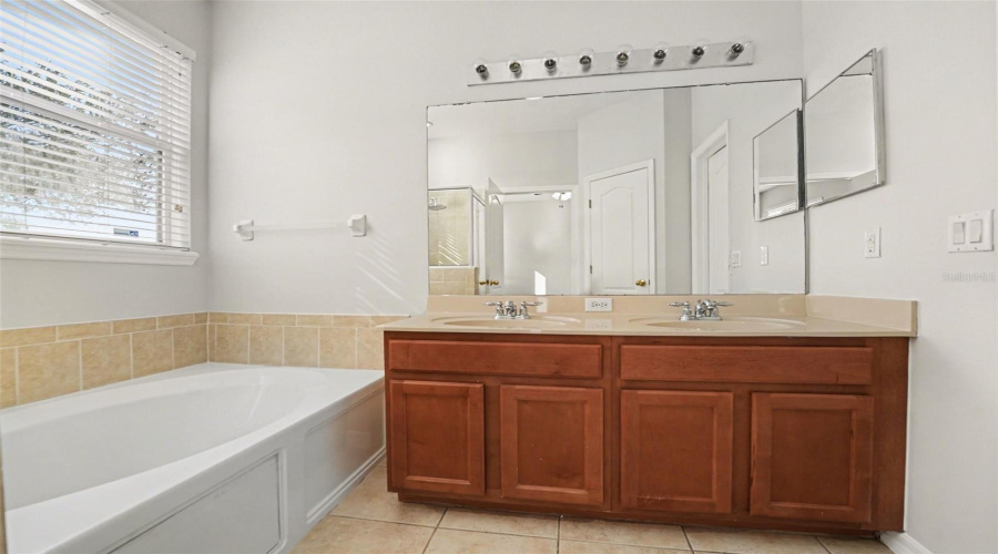 KISSIMMEE, Florida 34746, 3 Bedrooms Bedrooms, ,2 BathroomsBathrooms,Residential,For Sale,STONINGTON,0,MFRO6383865