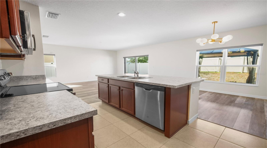 DAVENPORT, Florida 33837, 5 Bedrooms Bedrooms, ,2 BathroomsBathrooms,Residential,For Sale,ANNA,0,MFRO6382973