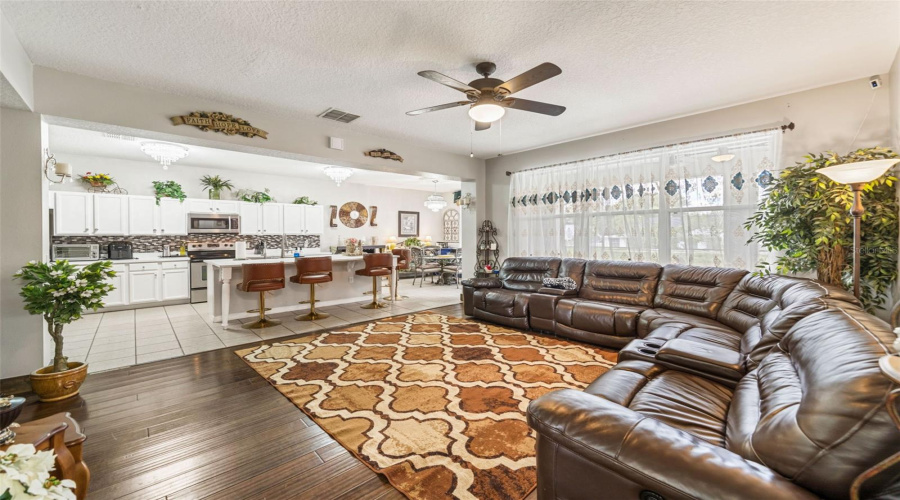 DAVENPORT, Florida 33896, 5 Bedrooms Bedrooms, ,4 BathroomsBathrooms,Residential,For Sale,PINE RIDGE,0,MFRO6378623