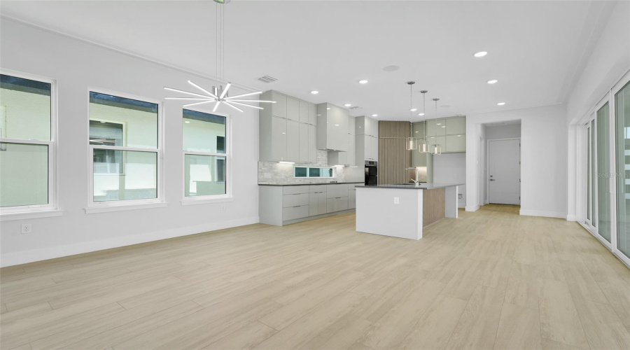 DAVENPORT, Florida 33837, 4 Bedrooms Bedrooms, ,3 BathroomsBathrooms,Residential,For Sale,KENSINGTON,0,MFRO6372980