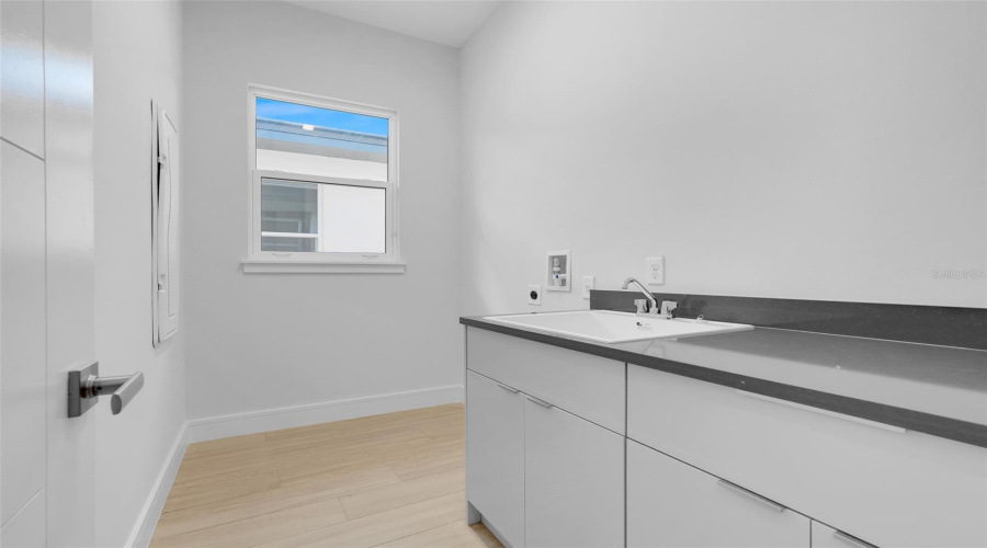 DAVENPORT, Florida 33837, 4 Bedrooms Bedrooms, ,3 BathroomsBathrooms,Residential,For Sale,KENSINGTON,0,MFRO6372980