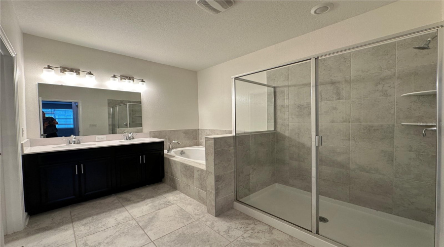 KISSIMMEE, Florida 34746, 4 Bedrooms Bedrooms, ,3 BathroomsBathrooms,Residential,For Sale,TITLE,0,MFRO6383915