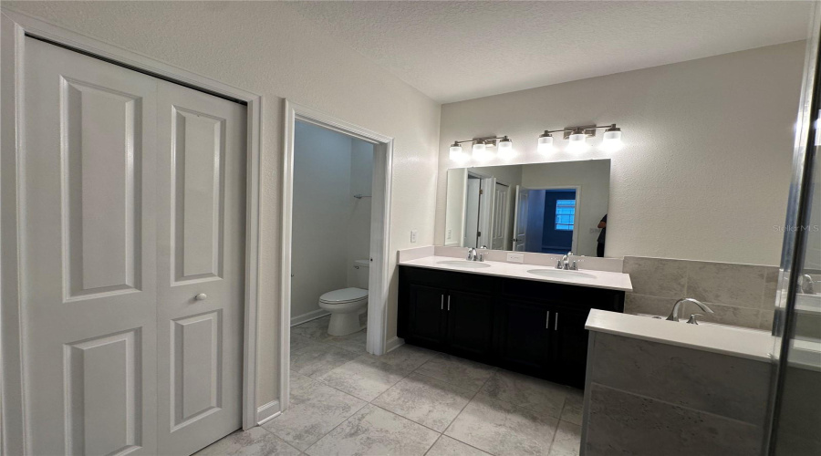 KISSIMMEE, Florida 34746, 4 Bedrooms Bedrooms, ,3 BathroomsBathrooms,Residential,For Sale,TITLE,0,MFRO6383915