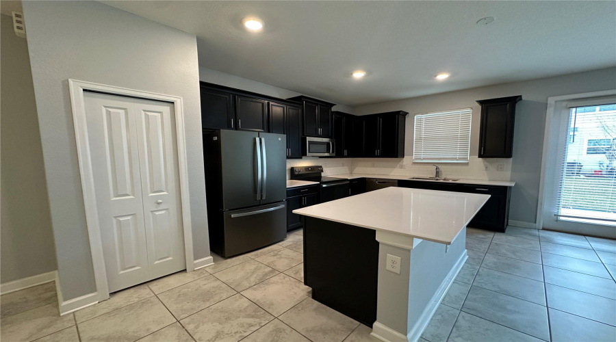 KISSIMMEE, Florida 34746, 4 Bedrooms Bedrooms, ,3 BathroomsBathrooms,Residential,For Sale,TITLE,0,MFRO6383915