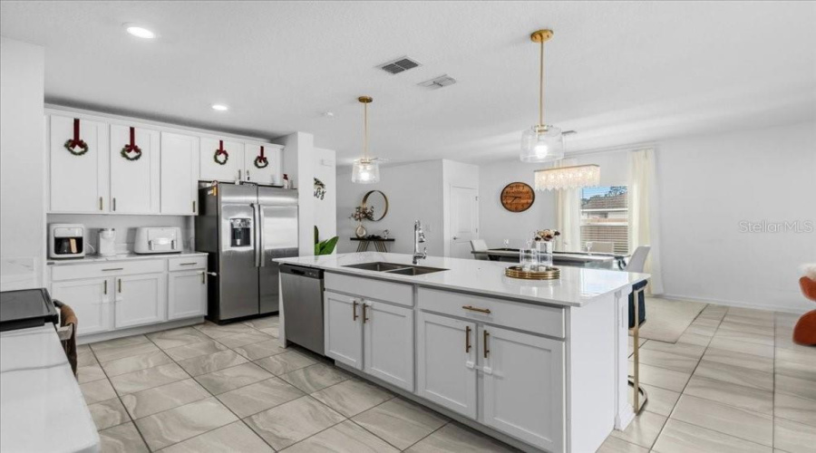 DAVENPORT, Florida 33837, 6 Bedrooms Bedrooms, ,3 BathroomsBathrooms,Residential,For Sale,JETT,0,MFRS5144220