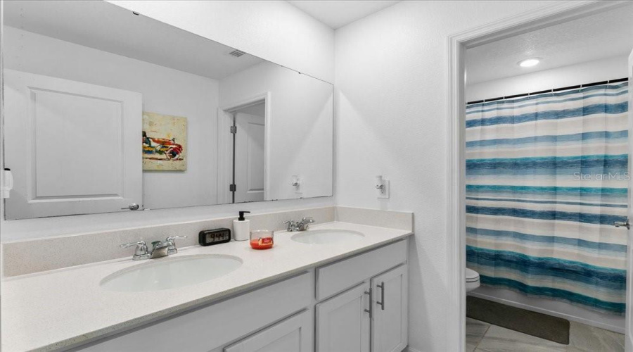 DAVENPORT, Florida 33837, 6 Bedrooms Bedrooms, ,3 BathroomsBathrooms,Residential,For Sale,JETT,0,MFRS5144220